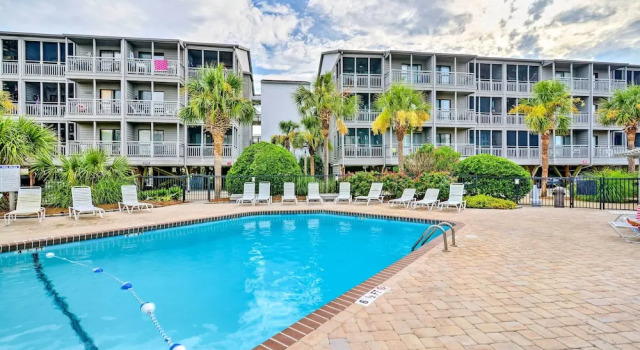 Апартаменты с 3 комнатами с балконом 1 Mi to Apache Pier: Myrtle Beach Condo w/ Pool