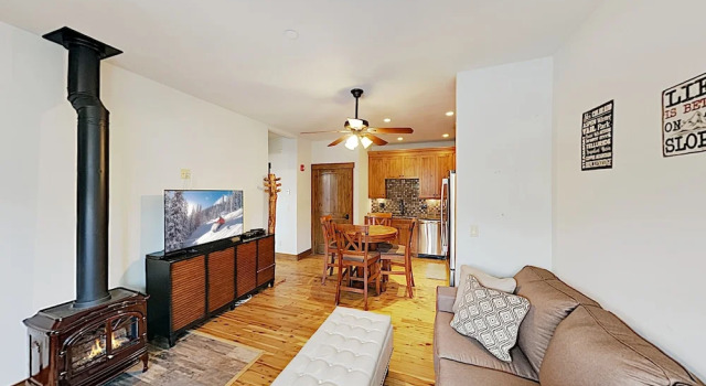 Luxe Mountain Getaway - 3 Blocks To Main Street! 1 Bedroom Condo