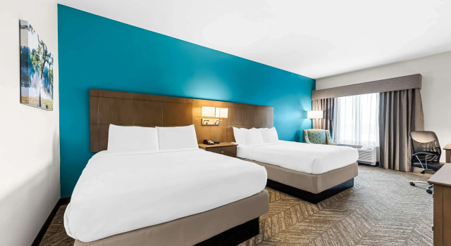 Четырёхместный номер Standard Best Western Plus Bolivar Hotel & Suites