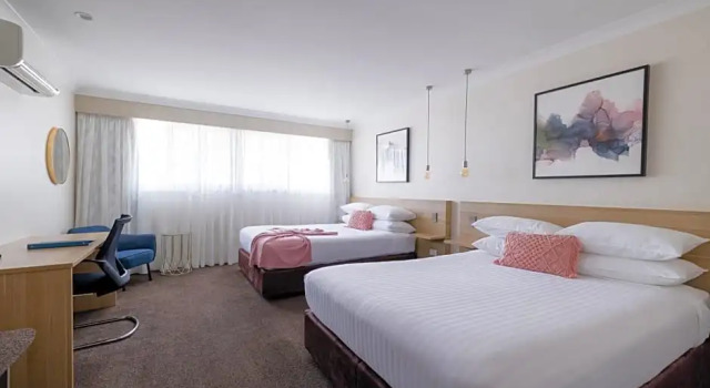 Четырёхместный номер Standard Central Caleula Motor Lodge