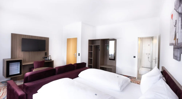Трёхместный номер Standard Firzlaffs Hotel