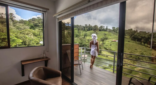Номер Deluxe Burbi Lake Lodge Monteverde