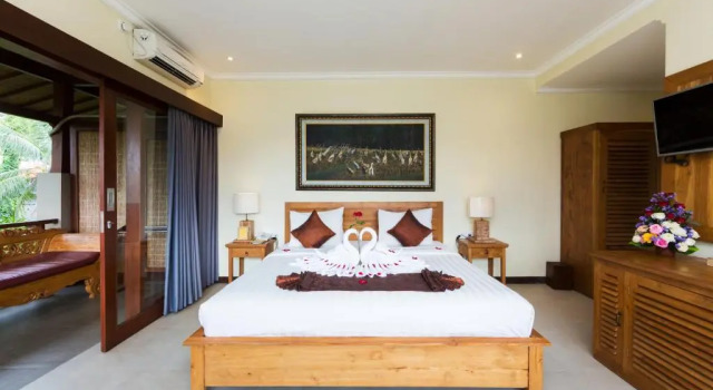 Люкс с видом на бассейн Alamdini Resort Ubud