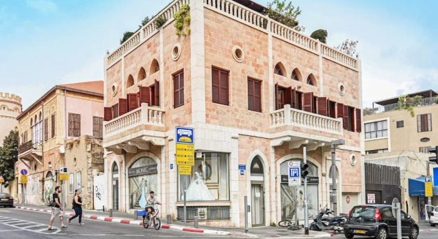 Luxury W2 Balconyparking Best Location, Забронировать Апартаменты/квартира Отели Тель-Авива с парковкой, рядом с Пляж Альма, Парковка