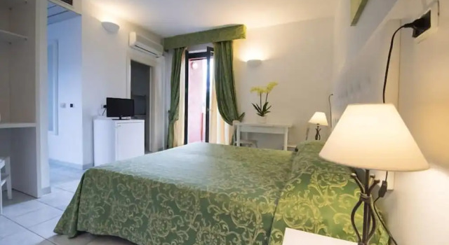 Студия Hotel Residence Villa San Giovanni