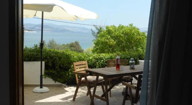 Апартаменты Aeolia Apartments