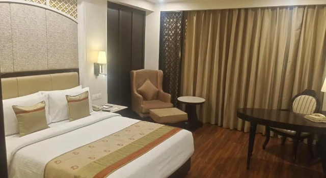 Номер Superior La Place Sarovar Portico