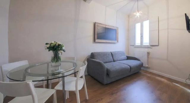 Apartments Florence - Pinzochere 1dx, Забронировать Апартаменты/квартира Санта-Кроче Флоренция, рядом с Дом Буонаротти