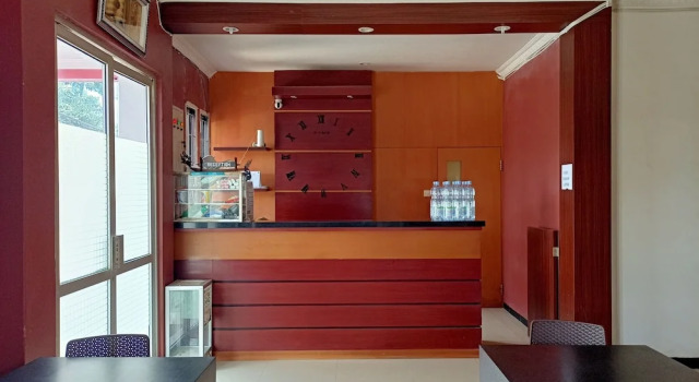Hotel O Kost Orange Syariah, Book Hotel Hotels in Sulawesi with Parking, Parking