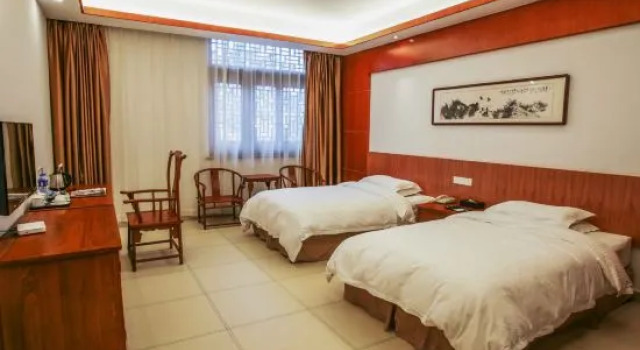 Номер Standard с видом на горы Taohuatanpan Holiday Hotel