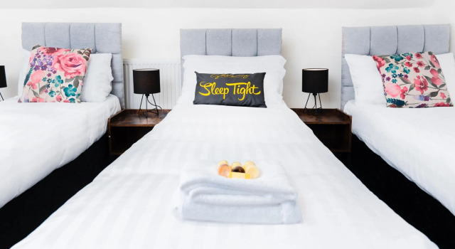 The Gillygate Gathering - City Centre - Sleeps Up To 18, Забронировать Отель Отели Англии 3 звезды, 3*