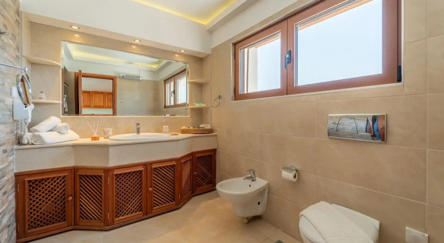 Люкс Arte Pefki Beachfront Suites
