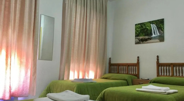 Трёхместный номер Standard Hostal Santa Barbara