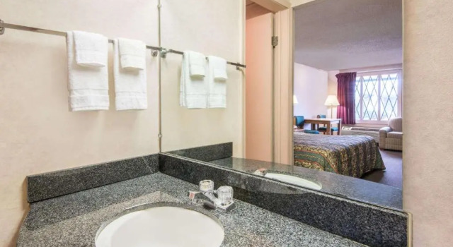 Номер Standard Knights Inn Canton