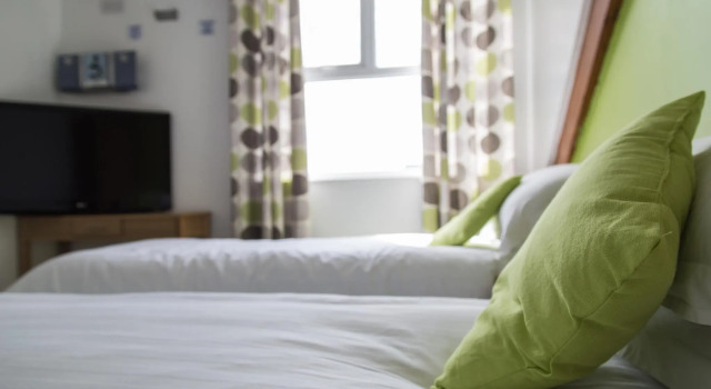 Reef Surf Lodge, Book Hotel Billige hoteller i Cornwall
