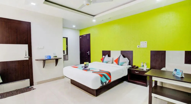 FabHotel Chirom Palace