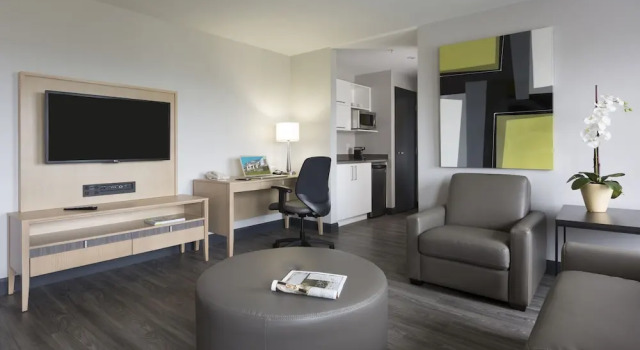 Люкс c 1 комнатой Holiday Inn Express Quebec City-Sainte Foy by IHG