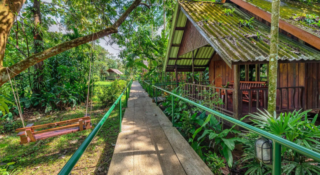 Номер Deluxe с видом на реку Khao Sok Riverside Cottages