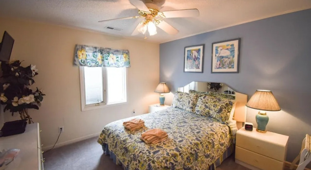Grand Strand Resort Ph1 3 Bedroom Home by RedAwning, Забронировать Курортный отель Курортные отели Норт-Миртл-Бич, рядом с Possum Trot Golf Club, Курортный отель