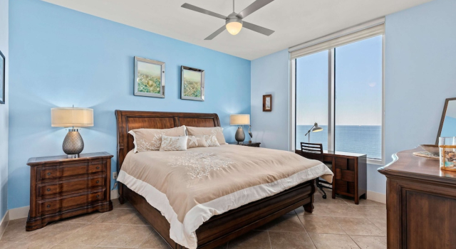 Апартаменты с балконом и с видом на океан Sapphire Beach - Breathtaking 26th Floor - Views