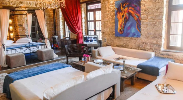 Dafni 65 · Antique Luxury Suite 65sq.m., Book Hotel Klitoria Helmos