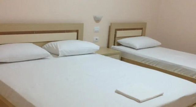 Guest House Four Seasons, Book Pension Himarë Vlorë County