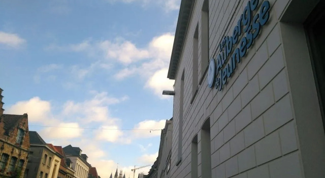 Auberge de Jeunesse de Tournai - Youth Hostel, Забронировать Хостел Отели в центре Турне, в центре