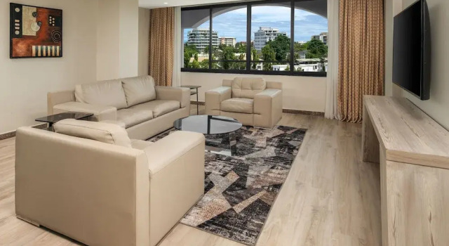 Полулюкс Отель Delta Hotels Dar es Salaam