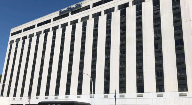 Capital Plaza Hotel, Book Hotel Frankfort Bourbon Trail Kentucky
