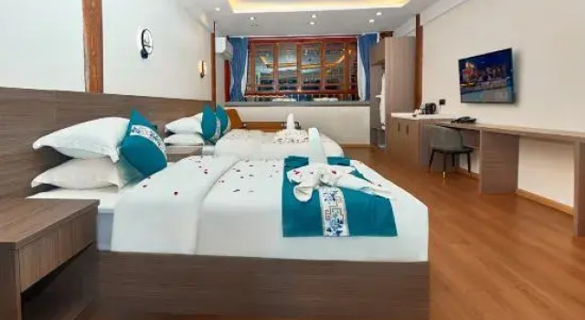 Семейный люкс Liwang Hotel