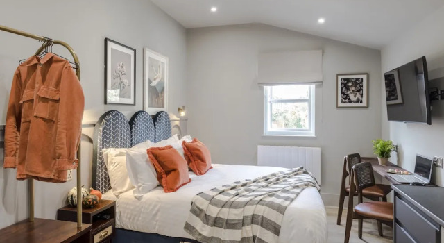 Your Apartment Tooting