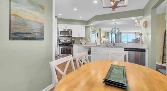 402 Summerhouse by Avantstay Beachfront Condo w/ Community Pool Access