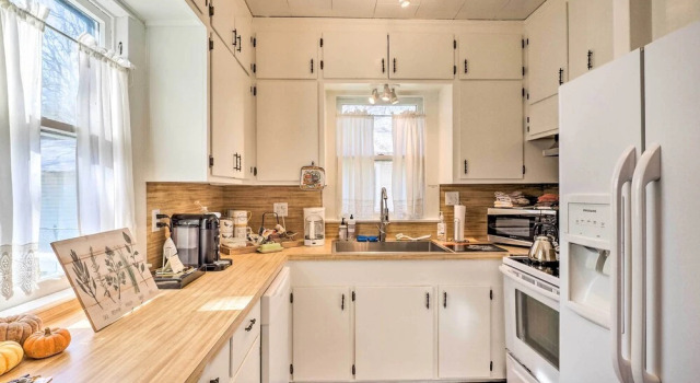 Коттедж Georgetown Vacation Rental Close to Town Square