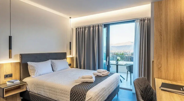 Апартаменты Deluxe с балконом и с видом на город CITY HILL Luxury Apartments