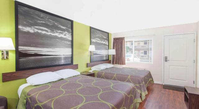Super 8 by Wyndham Los Angeles/Alhambra