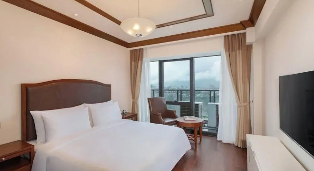Семейные апартаменты с 3 комнатами с видом на озеро Kantharyar Serviced Apartment