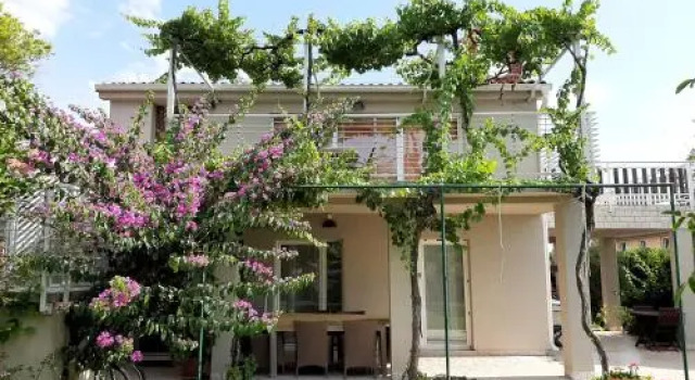 Haus Mirela