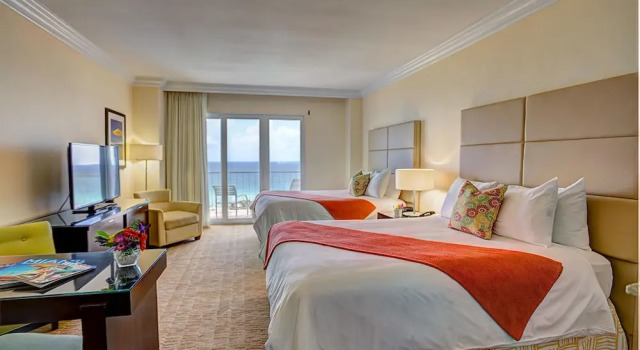 Четырёхместный номер Standard с балконом и с красивым видом из окна Sea View Hotel