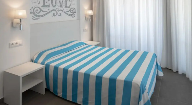 Двухместный номер Standard с балконом Hotel Sorra Daurada Splash