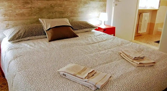 B&B Mameli 41, Забронировать Отель «постель и завтрак» Отели Вероны с парковкой, рядом с Филармонический театр Вероны, Парковка