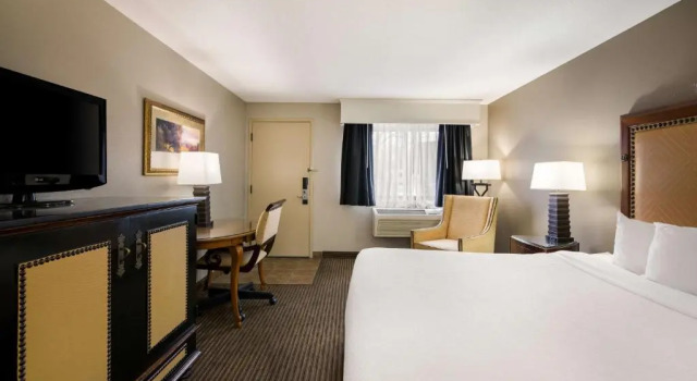Номер Standard Revel Hotel Minot - SureStay Collection by Best Western
