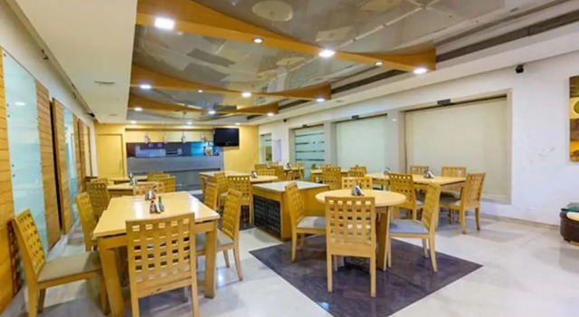 Sukh Hotel, Забронировать Отель Отели штата Махараштры с завтраком, Завтраки