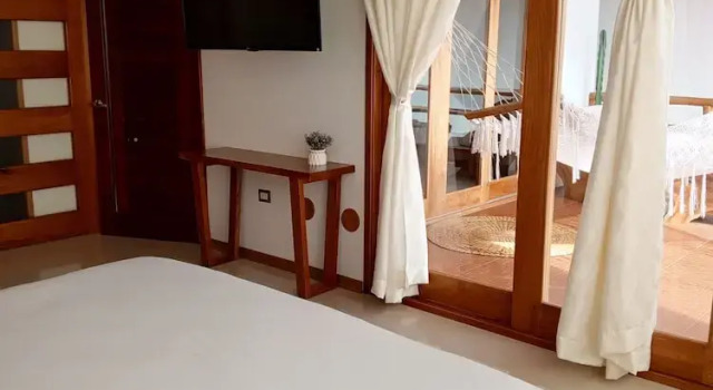 Апартаменты Deluxe с балконом и с видом на город Galapagos Coliving Ecuador Casa Tuna