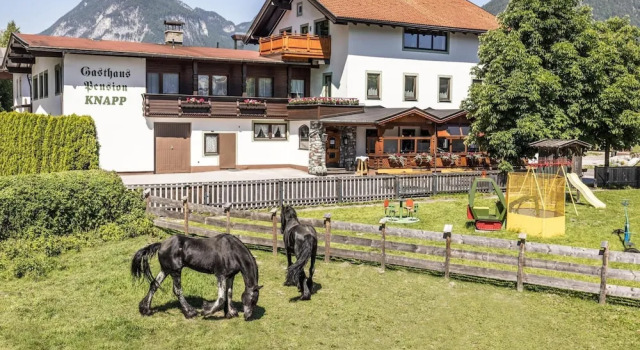 Апартаменты Comfort Apartment in Strass im Zillertal in a Beautiful Setting