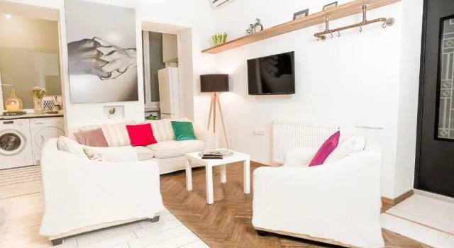 Апартаменты Tbilisi center 2 BD 80sq with Balcony and High ceiling