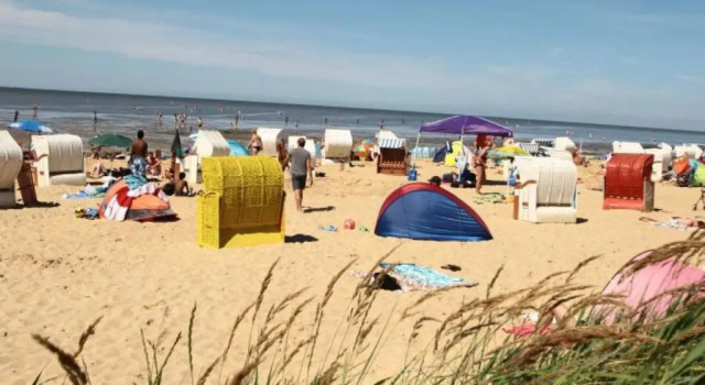 Апартаменты Schicke FeWo beste Lage 150m vom Strand, kostenlos WLAN großes Schwimmbad, Sauna
