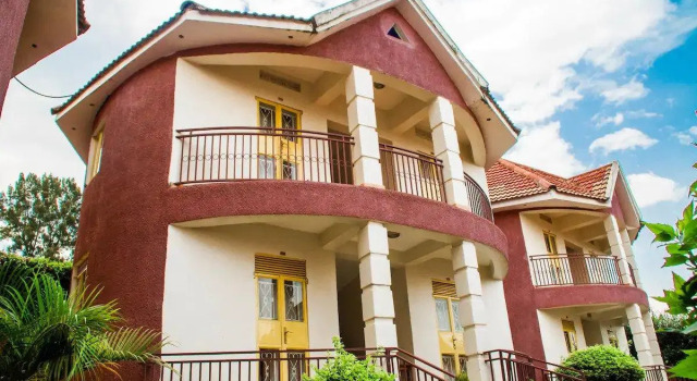 NBK Star Hotel, Book Hotel Hoteller i Ibanda med parkering, Parkering