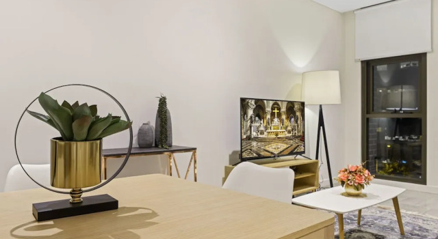 New 2 Bedroom Apt Minutes Walking to Darling Harbour
