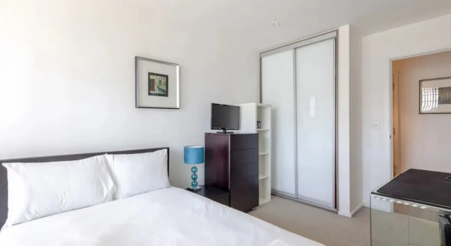 Modern 2BD Flat With a Balcony - Wandsworth