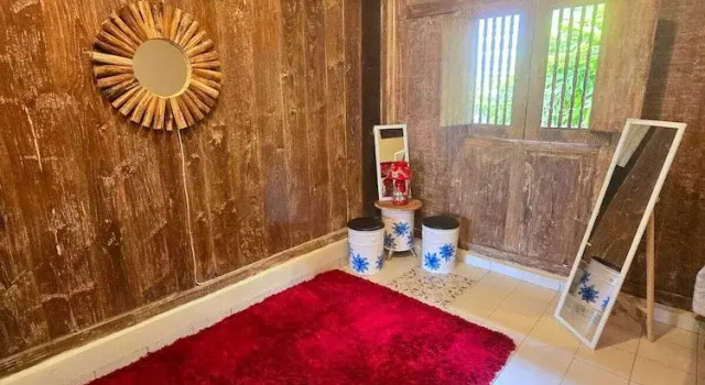 Коттедж Classic с 2 комнатами Eyang Residence Limasan Kebon Dalem